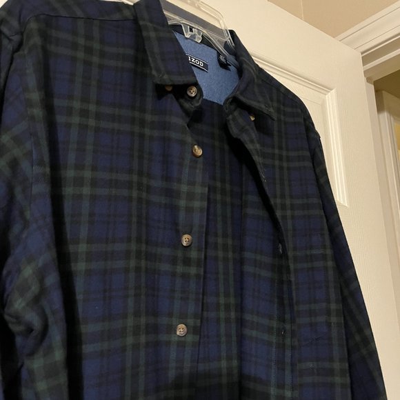 Men's IZOD Plaid Flannel - Picture 3 of 4